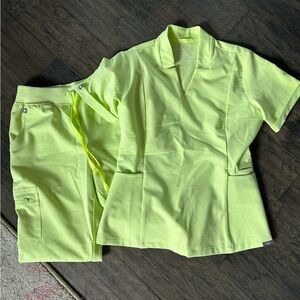 FIGS Lemon Lime Scrub Set Jogger Pants & Top Size Small NWOT